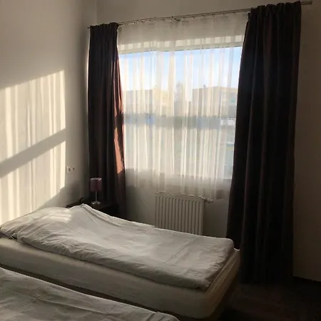 索波特赛马场旅馆 *